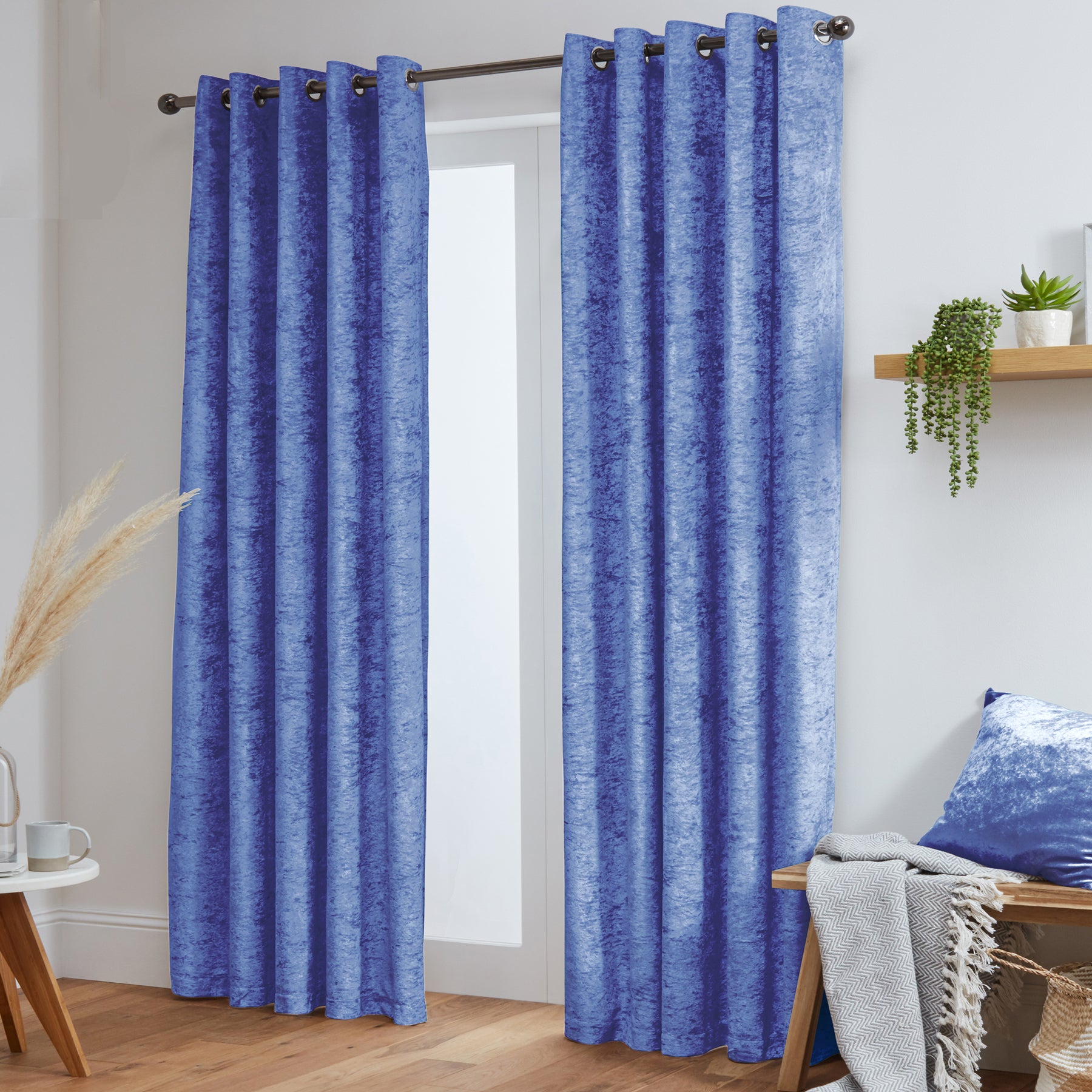 Crushed Velvet Fully Lined Ready Made Eyelet Curtains (Blue)