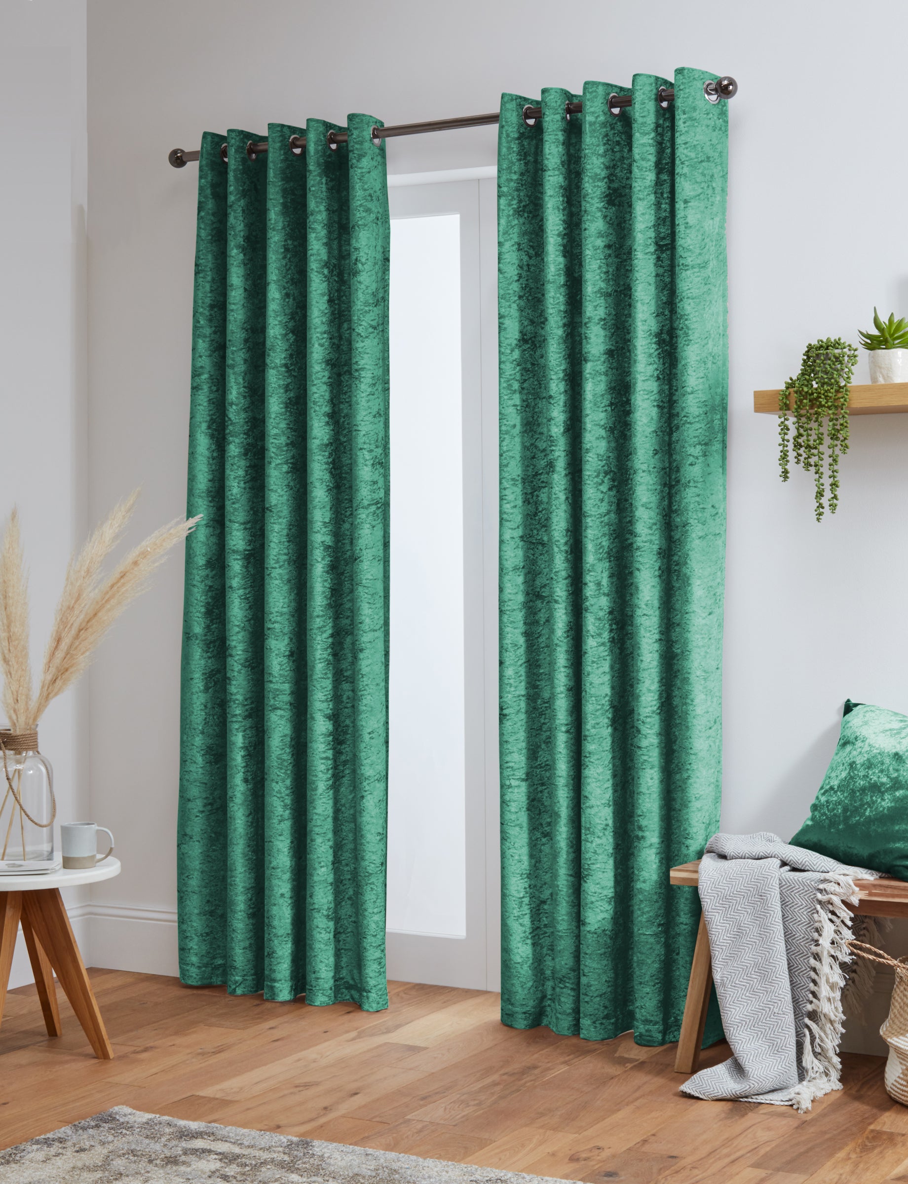 Crushed Velvet Fully Lined Ready Made Eyelet Curtains (Emerald Green)