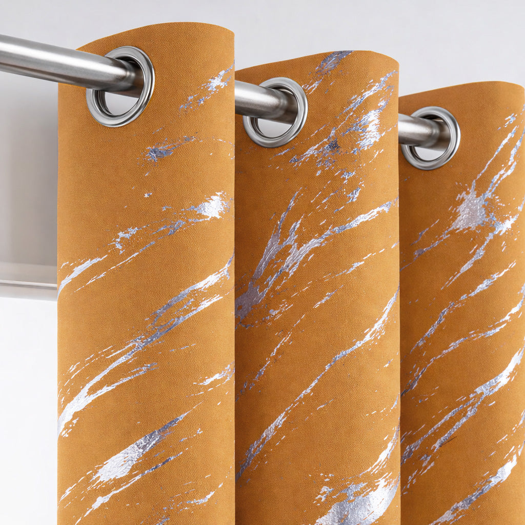 Elyse Gold Thermal Blackout Eyelet Curtains With Silver Foil (Gold)