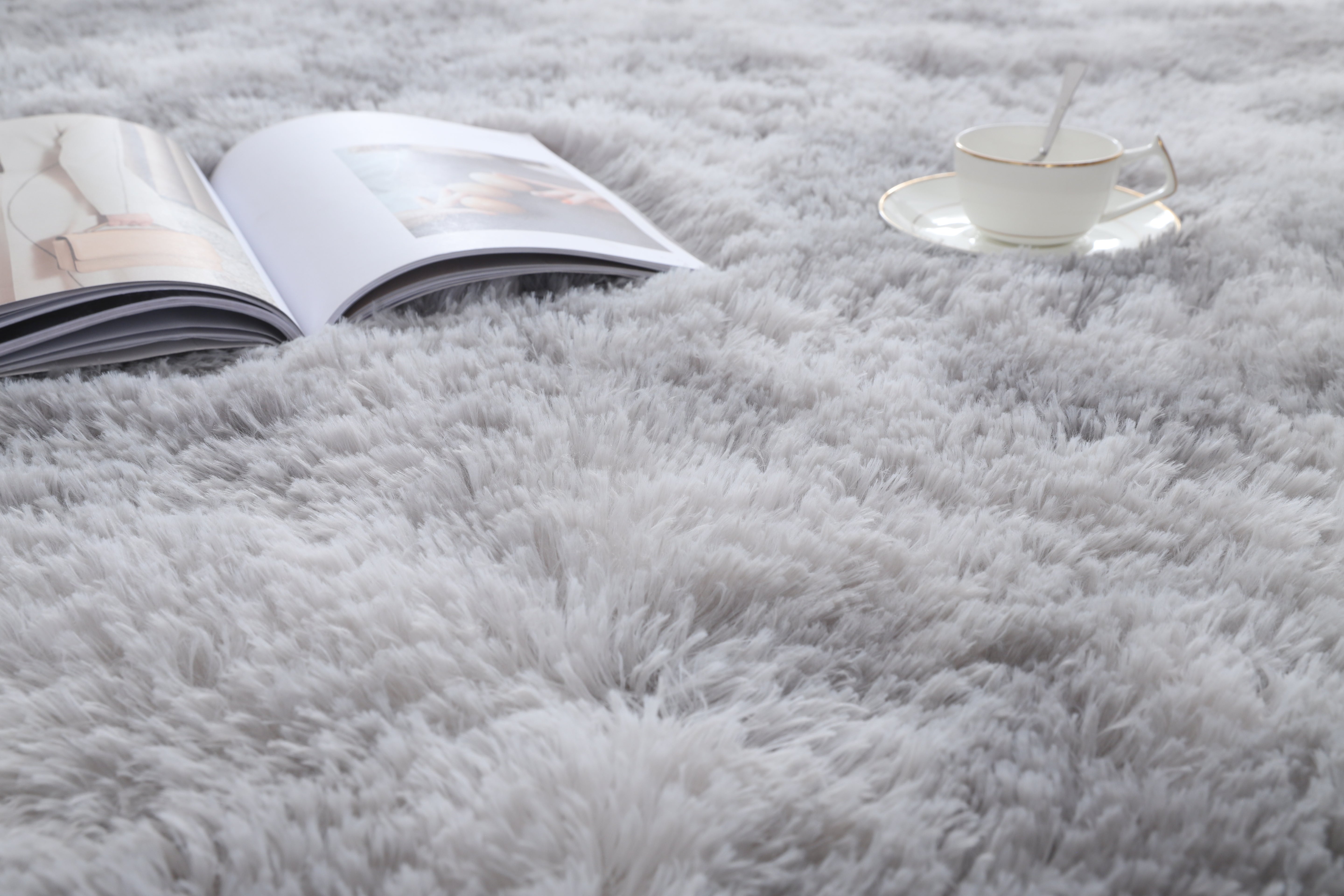 Fluffy Shaggy Area Rug - Non-Slip - Thick Pile Floor Mat (Light Grey)