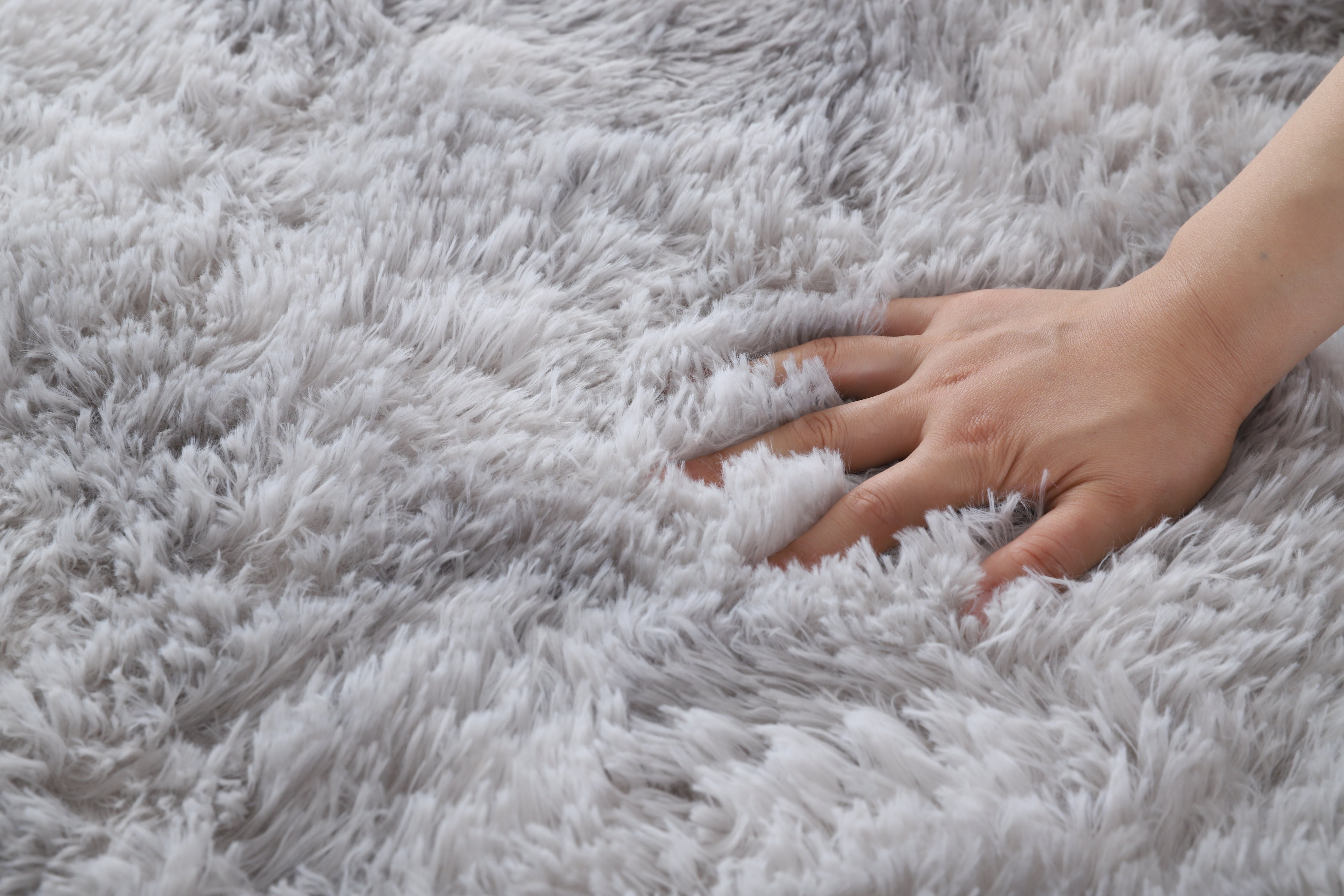 Fluffy Shaggy Area Rug - Non-Slip - Thick Pile Floor Mat (Light Grey)