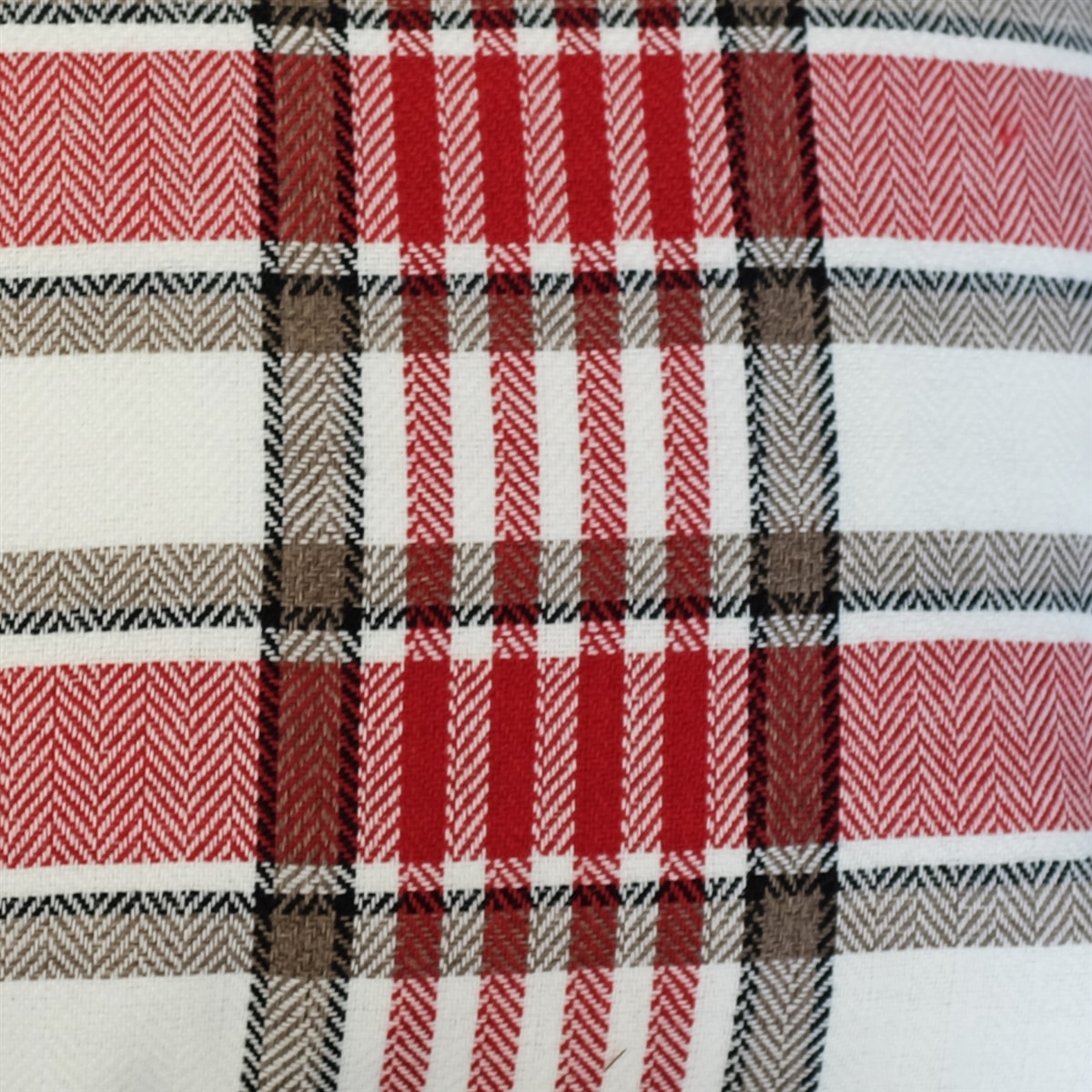 Isla Woven Twill Tartan Check Eyelet Curtain Panel (Red)