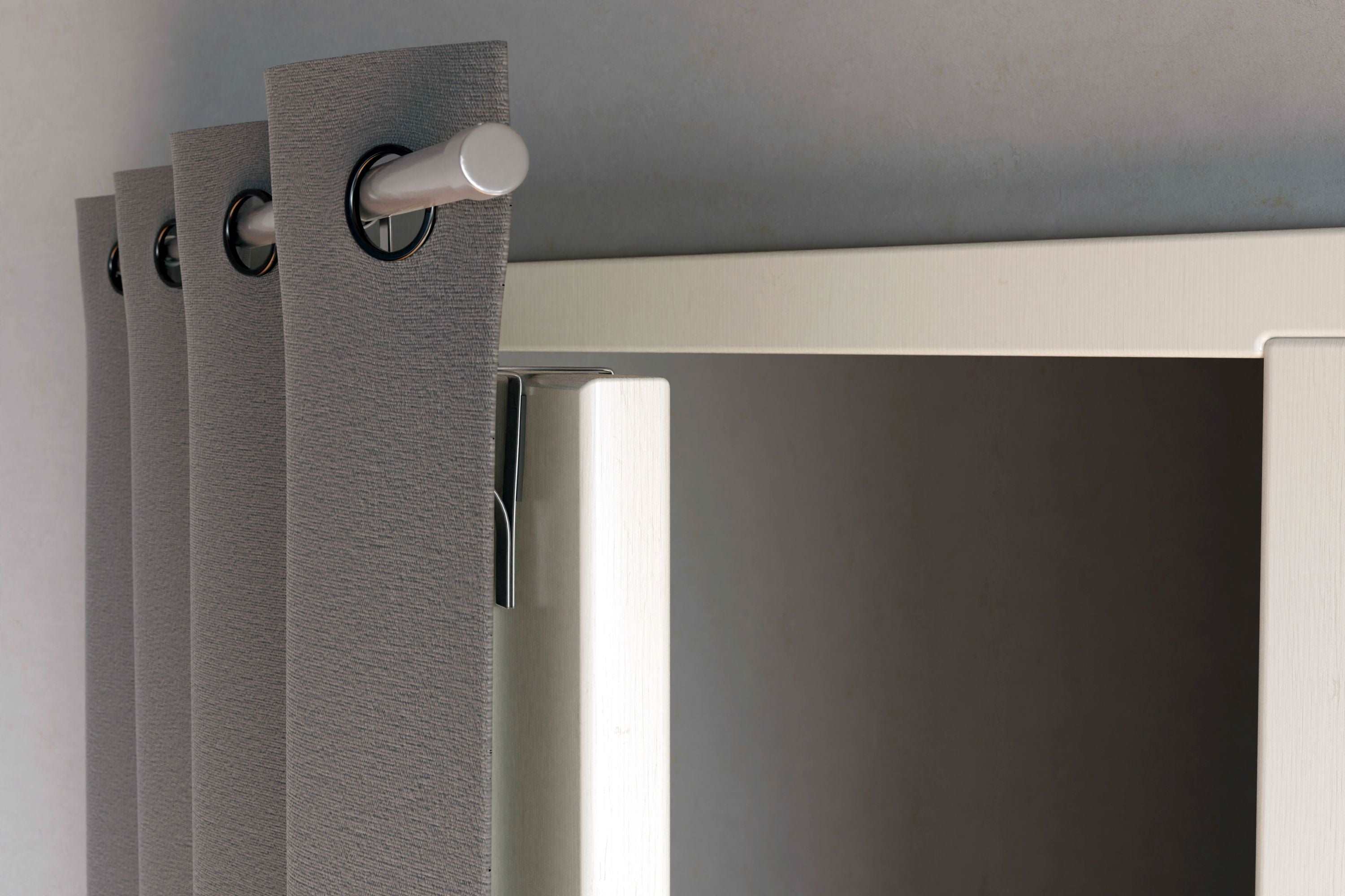 Extendable (No Drilling) Door Curtain Pole 70cm - 120cm (Silver)