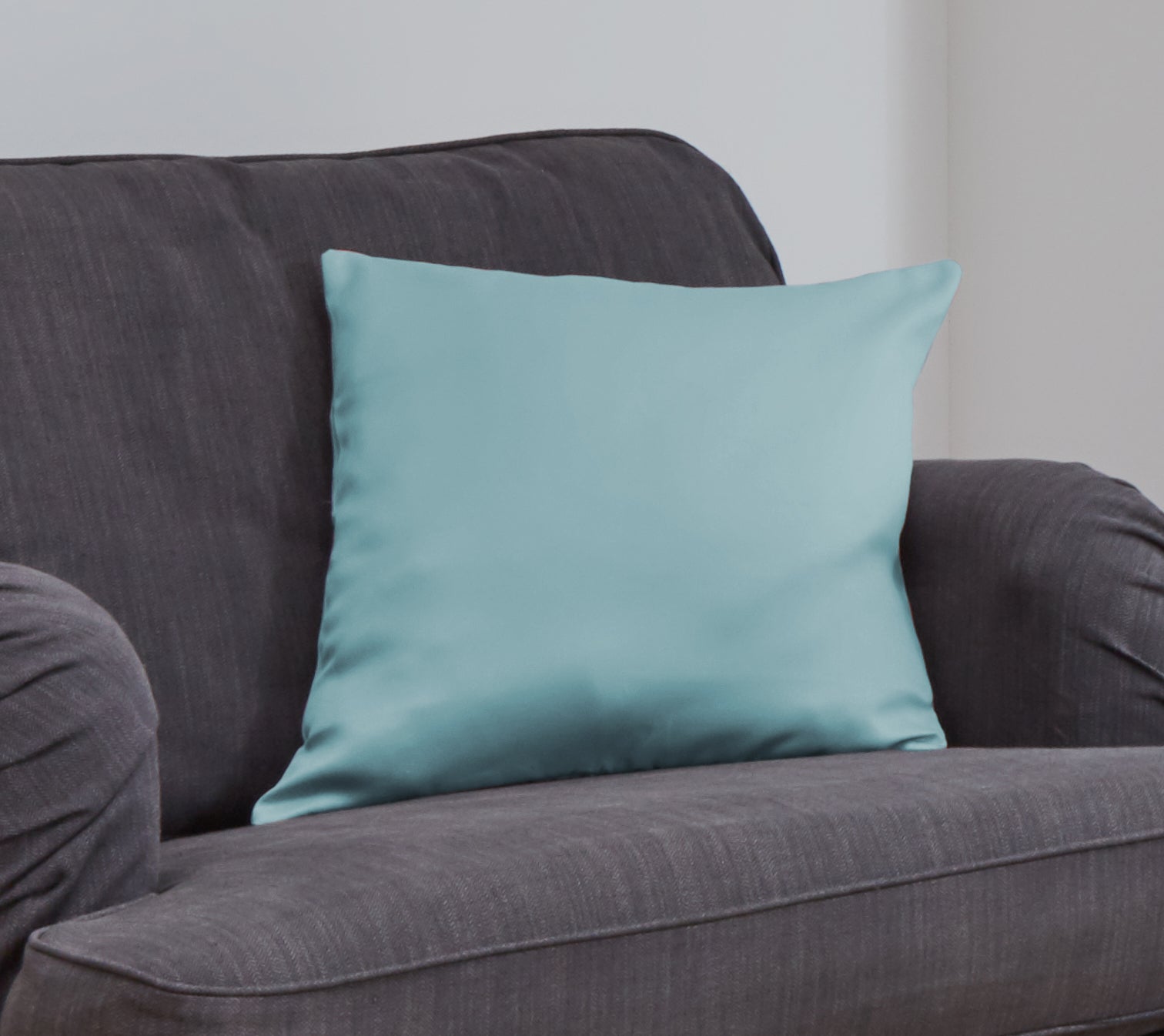 Thermal Blackout Ready Made Eyelet Curtains + Tie Backs (Aqua)