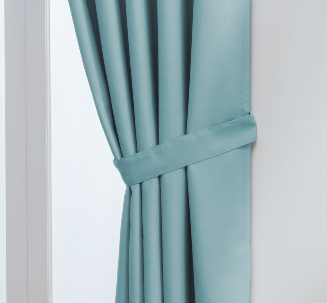 Thermal Blackout Ready Made Eyelet Curtains + Tie Backs (Aqua)