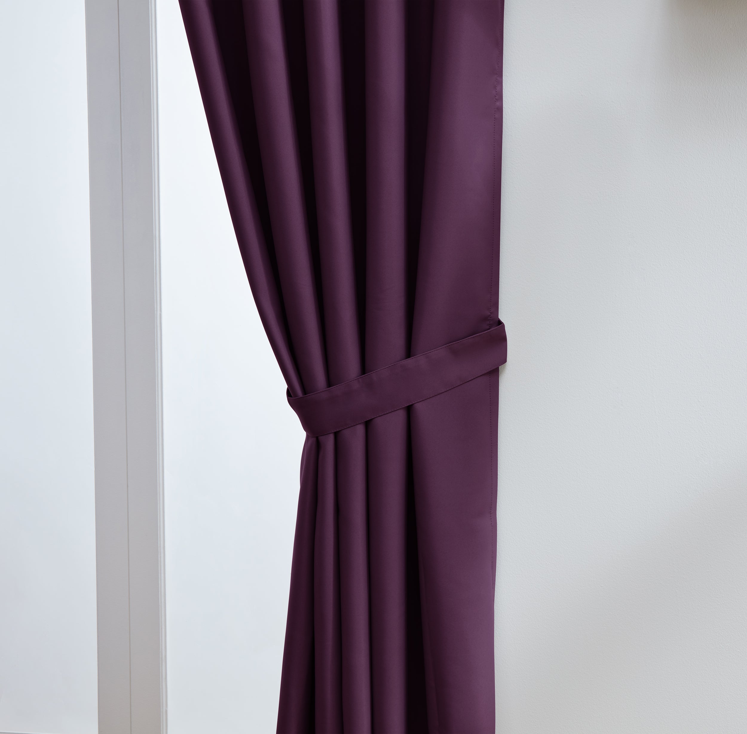 Thermal Blackout Ready Made Tape Top Curtains + Tie Backs (Aubergine)