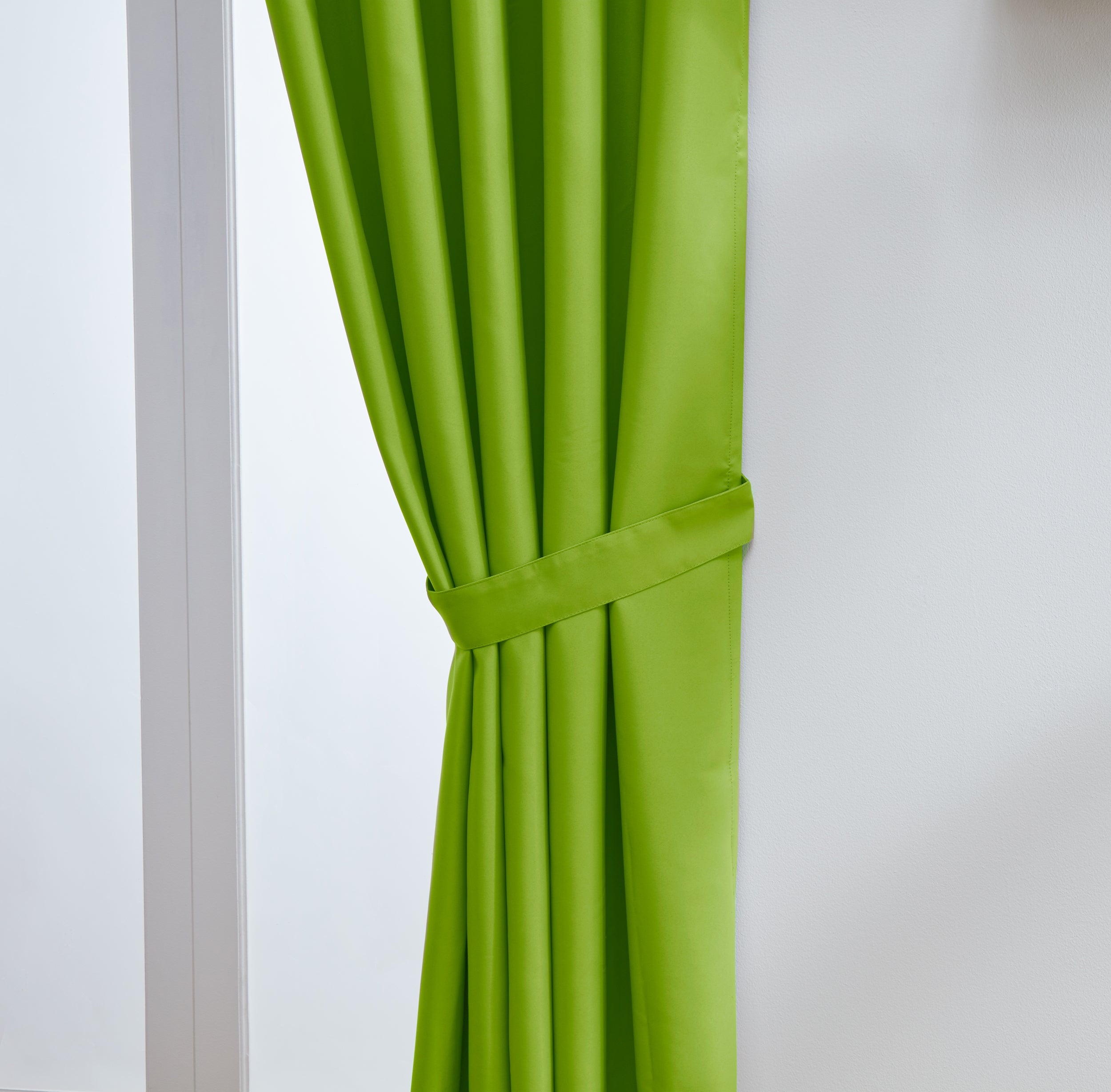 Thermal Blackout Ready Made Tape Top Curtains + Tie Backs (Lime)