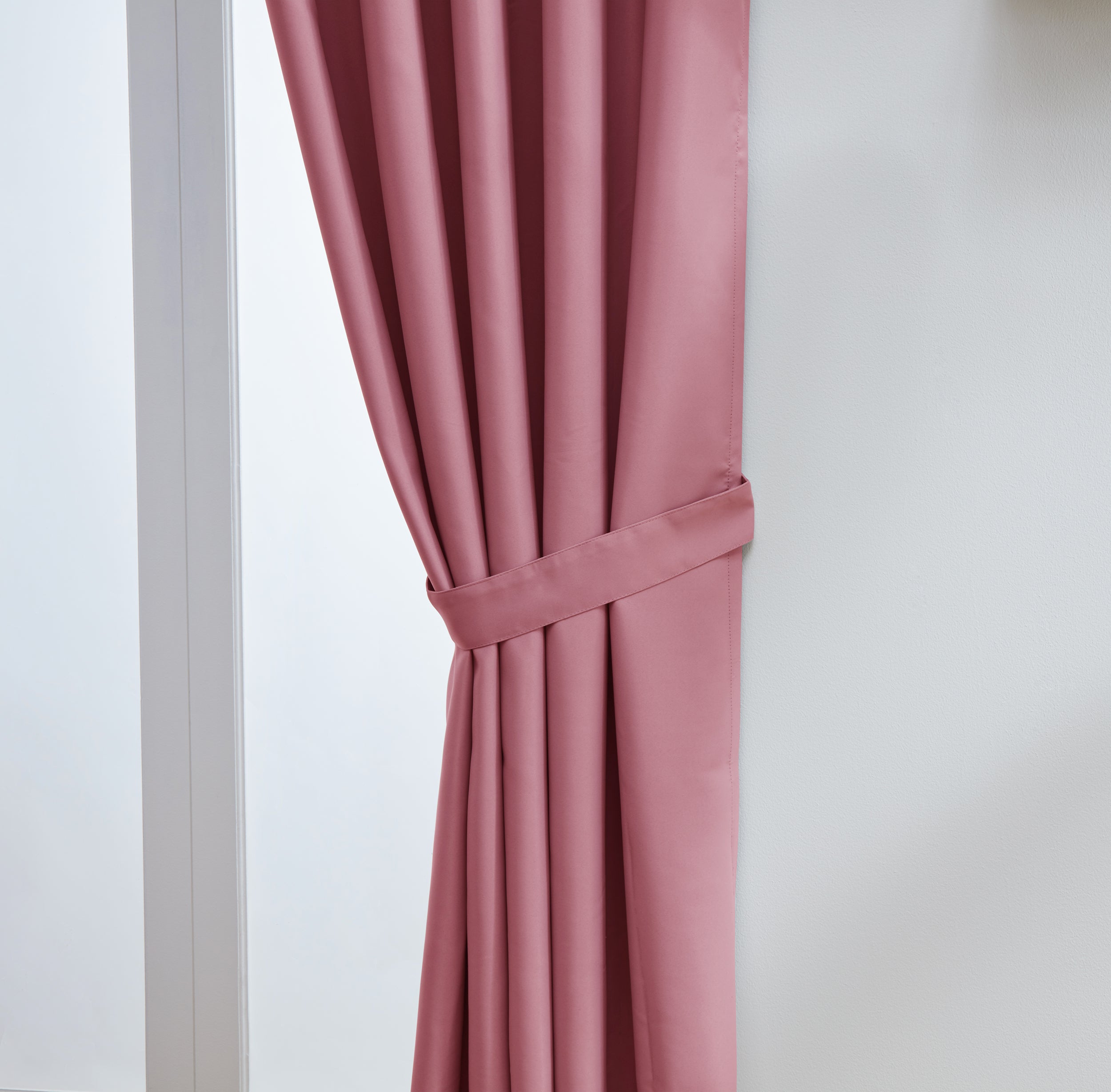 Thermal Blackout Ready Made Tape Top Curtains + Tie Backs (Pink)