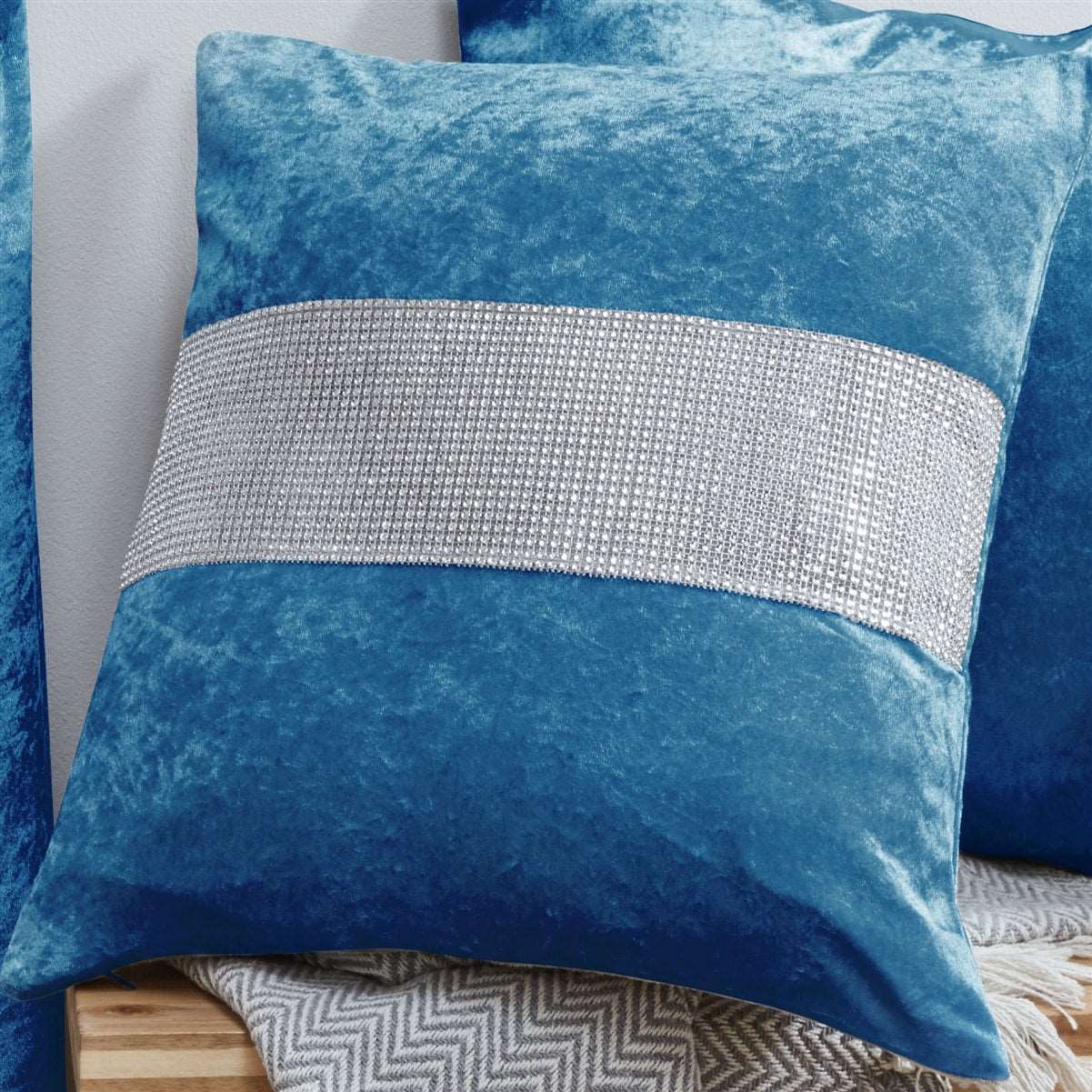 Crushed Velvet Fully Lined Ready Made Eyelet Curtains (Blue)