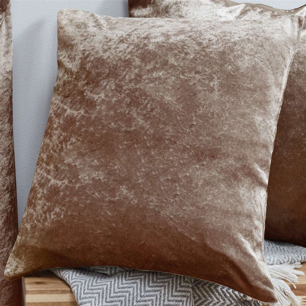 Crushed Velvet Fully Lined Ready Made Eyelet Curtains (Mocha)