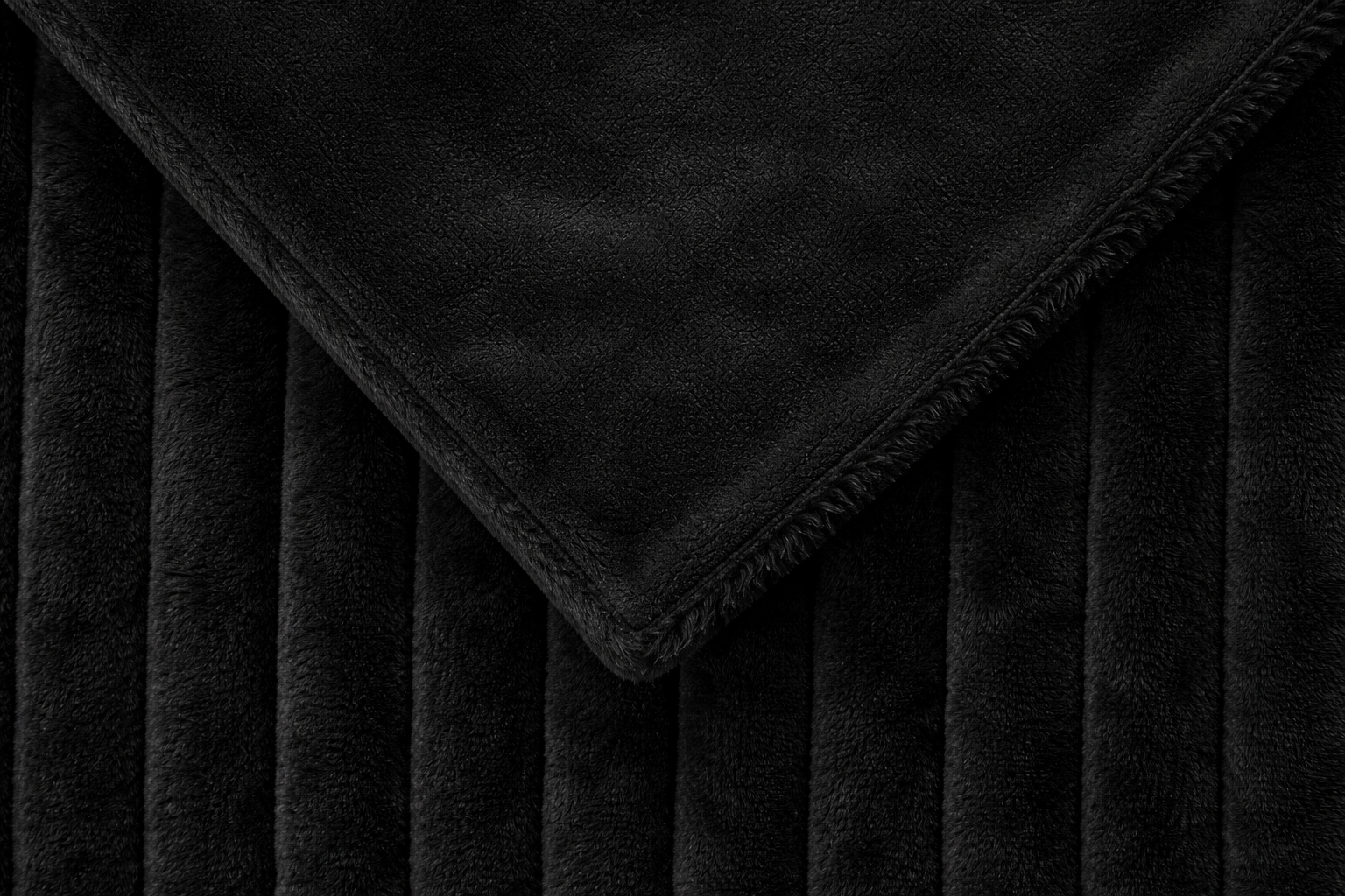 Ribbed Extra Thick Soft Faux Fur Throw (Black)
