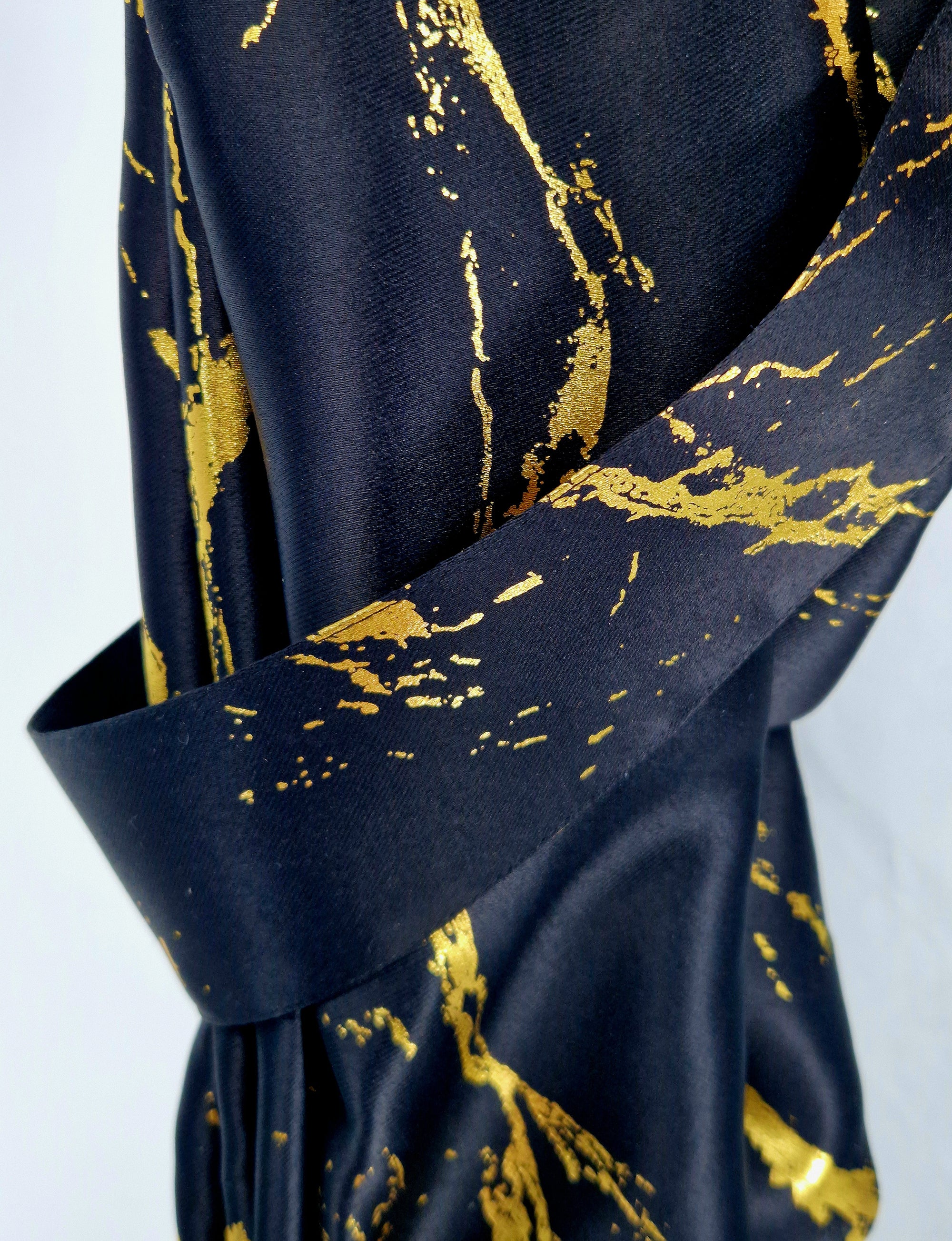 Elyse Black Thermal Blackout Pencil Pleat Curtains With Gold Foil (Black/Gold)