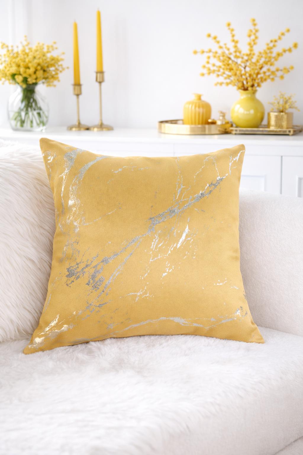 Elyse Gold Thermal Blackout Eyelet Curtains With Silver Foil (Gold)