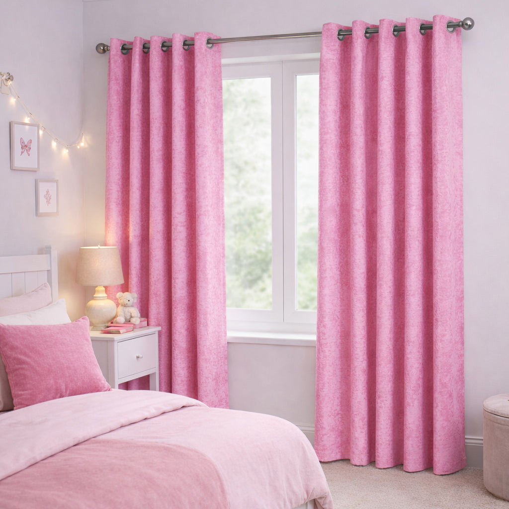Crushed Velvet Fully Lined Ready Made Eyelet Curtains (Pink)