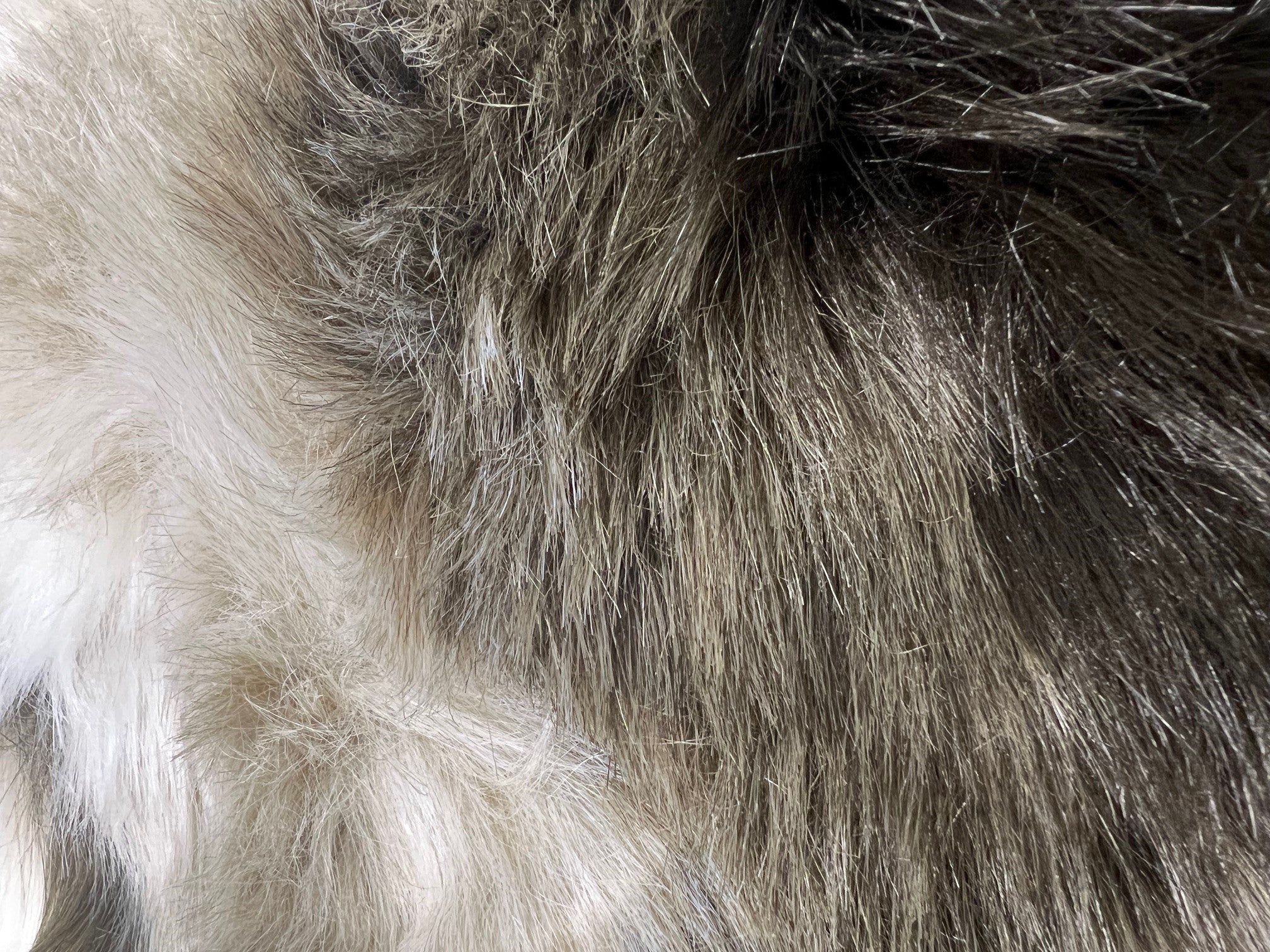 Faux Reindeer Hide Fur Rug – Natural Nordic (90cm x 115cm)