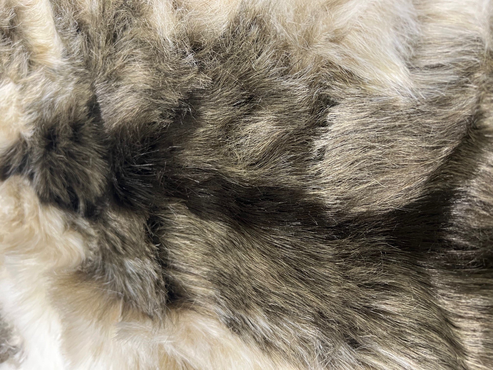 Faux Reindeer Hide Fur Rug – Natural Nordic (90cm x 115cm)