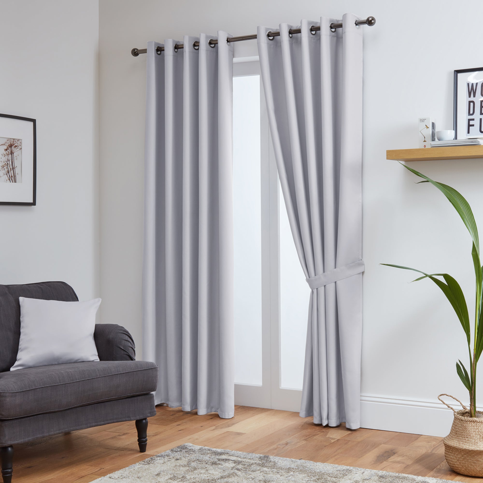 Thermal Blackout Ready Made Eyelet Curtains + Tie Backs (Light Silver/White)