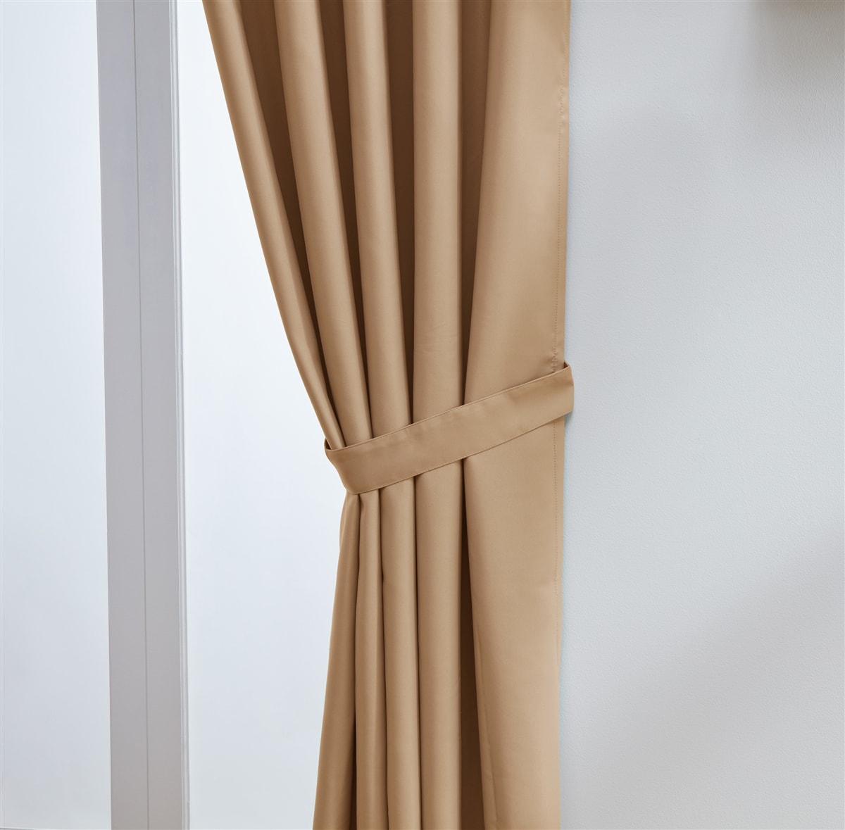 Thermal Blackout Ready Made Eyelet Curtains + Tie Backs (Natural)