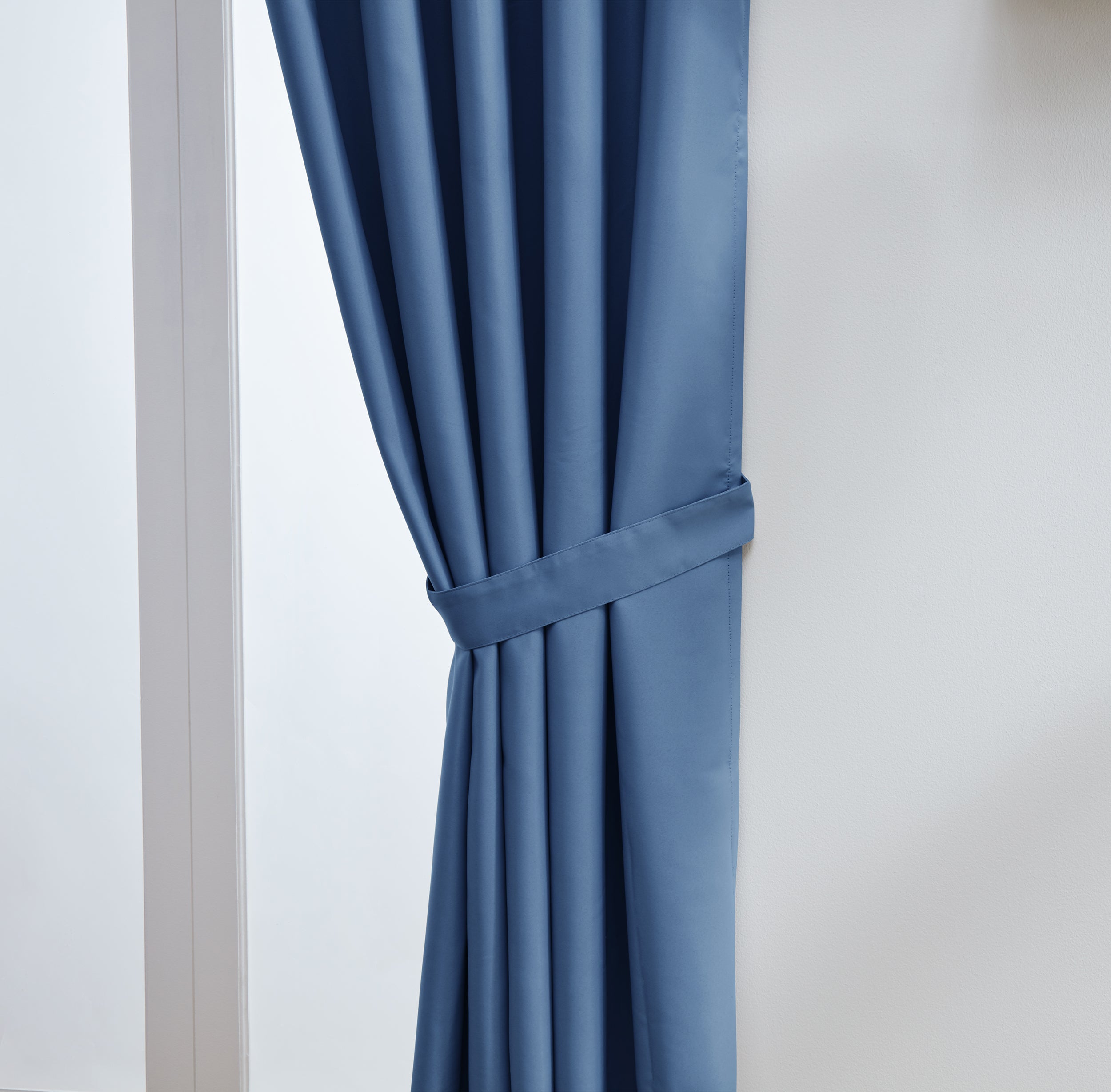 Thermal Blackout Ready Made Tape Top Curtains + Tie Backs (Blue)